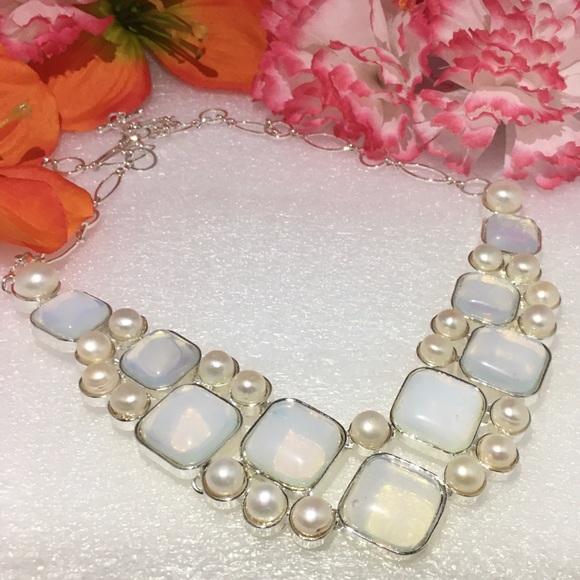 Nice Oplite & Pearl Draping BIB Statement Necklace - Picture 4 of 4